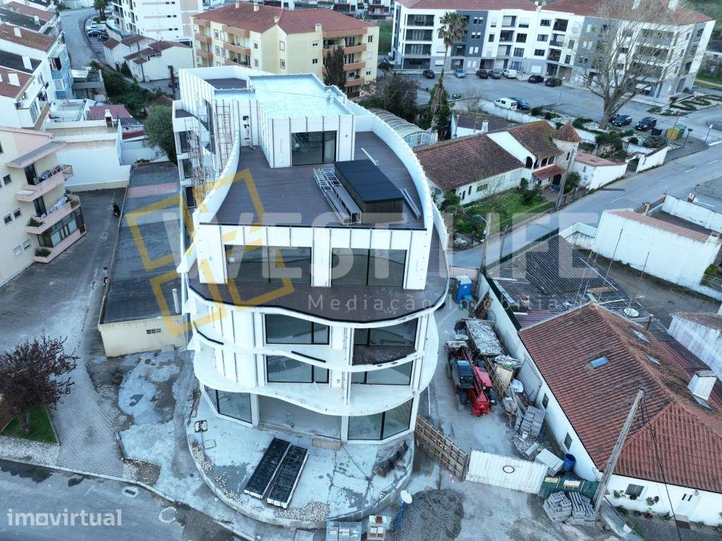 Apartamento T2 NOVO com excelente exposição solar e acabamentos de ... - Grande imagem: 2/15