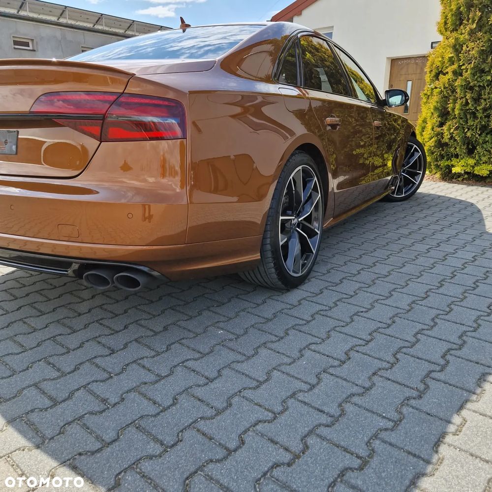 Audi S8 - 10