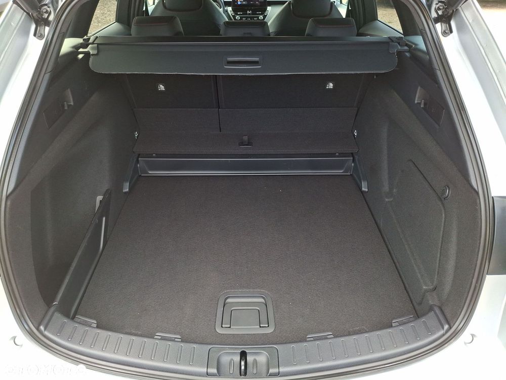 Toyota Corolla 2.0 Hybrid GR Sport Dynamic - 12