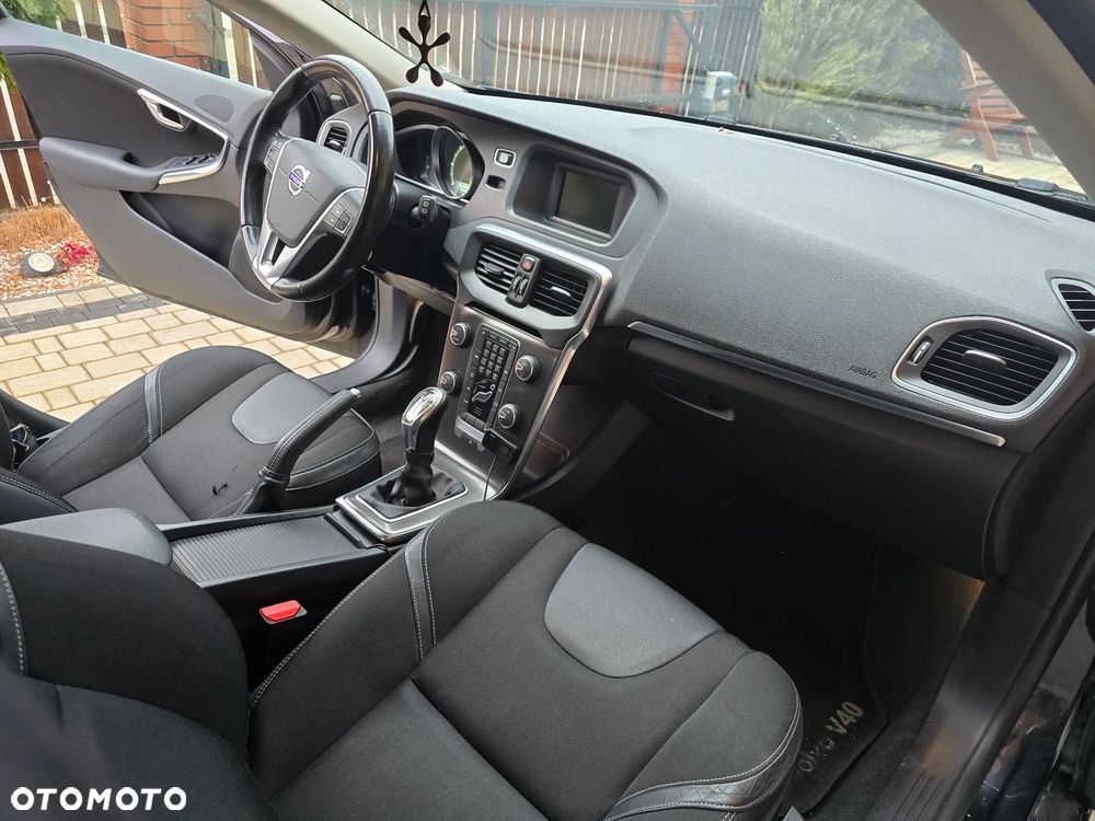 Volvo V40 D2 Momentum - 13