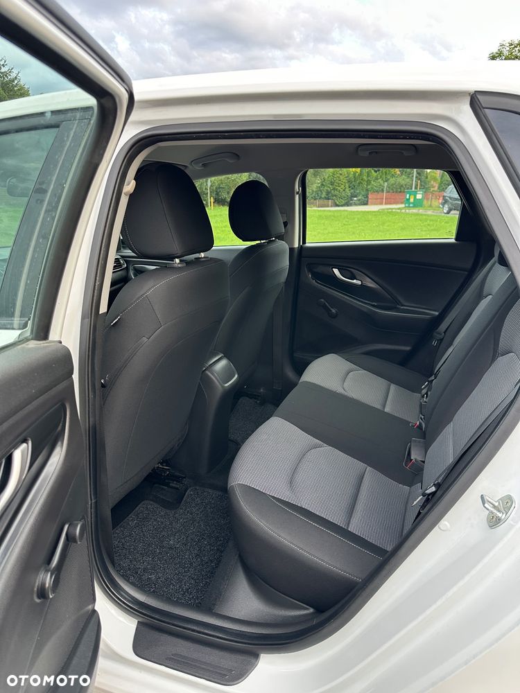 Hyundai i30 1.6 CRDI Intro - 31