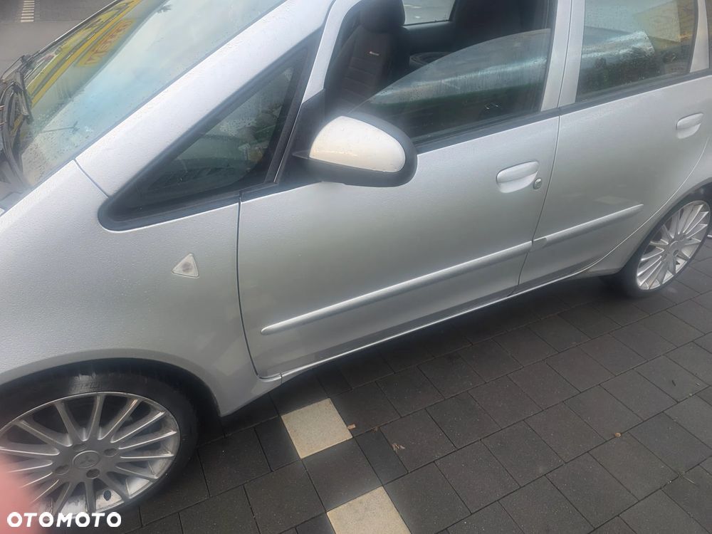 Mitsubishi Colt - 2