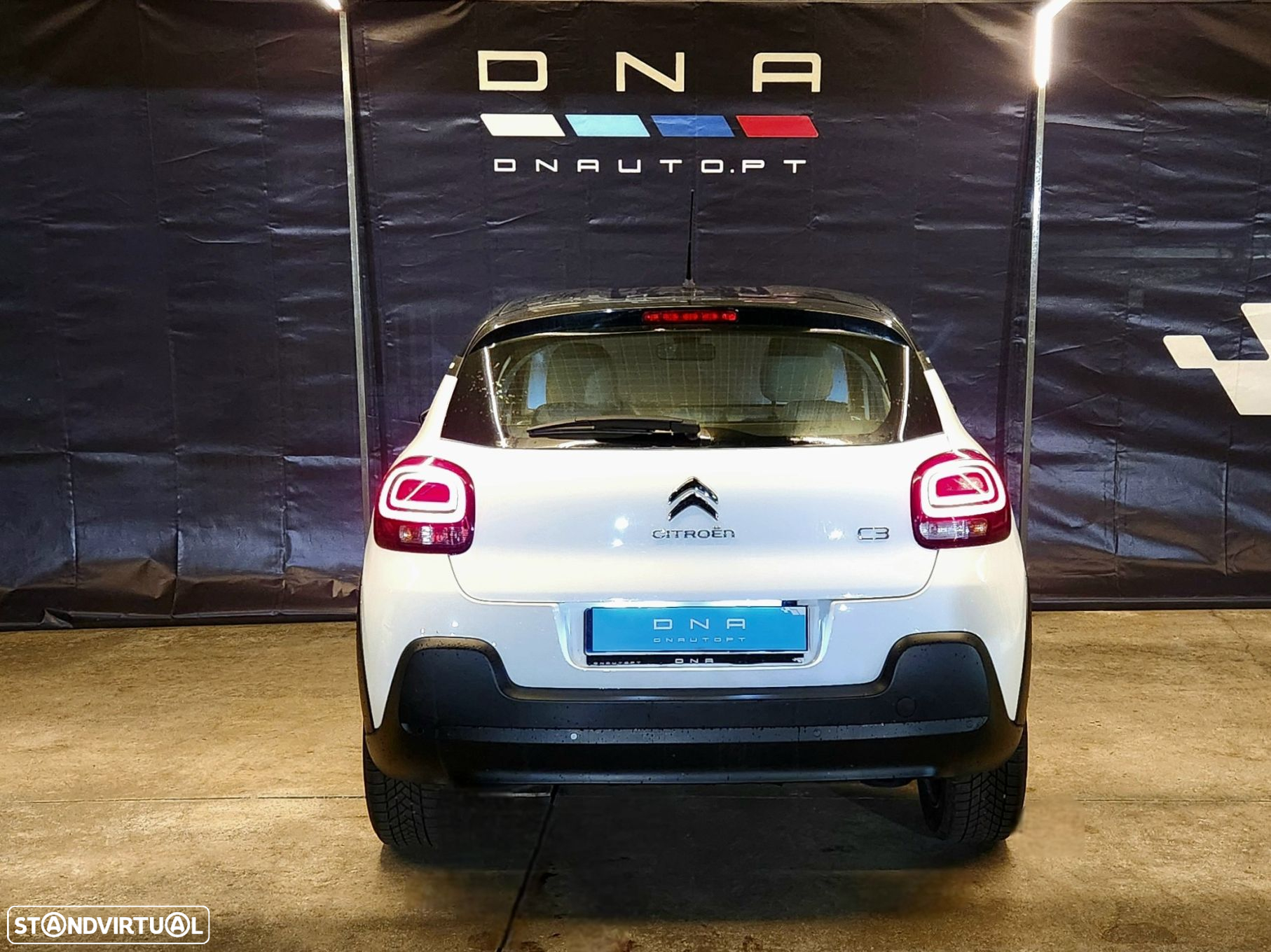 Citroën C3 1.2 PureTech Shine - 24