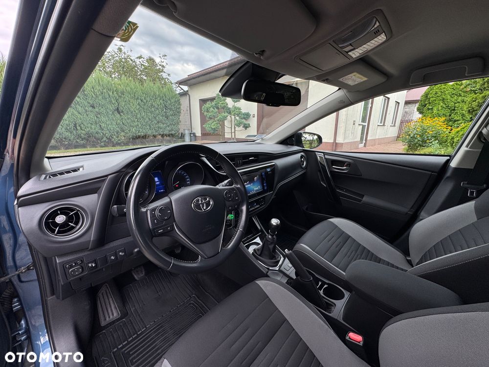 Toyota Auris 1.6 Prestige - 28