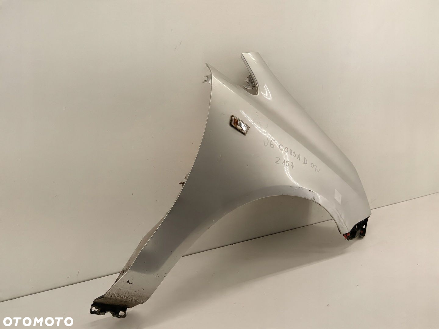 BŁOTNIK PRAWY PRZEDNI OPEL CORSA D 06-11 Z157 - 4