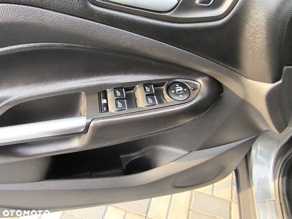 Ford Kuga 2.0 TDCi FWD Titanium - 26