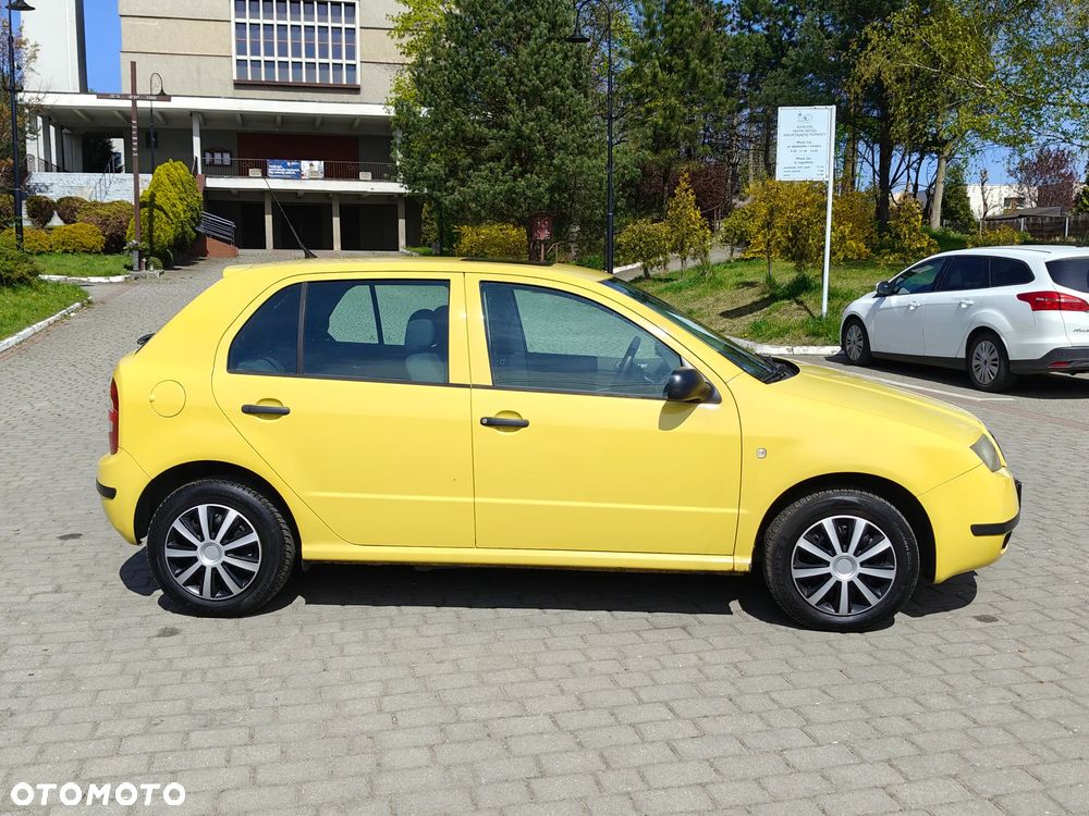 Skoda Fabia 1.2 HTP Sport - 10