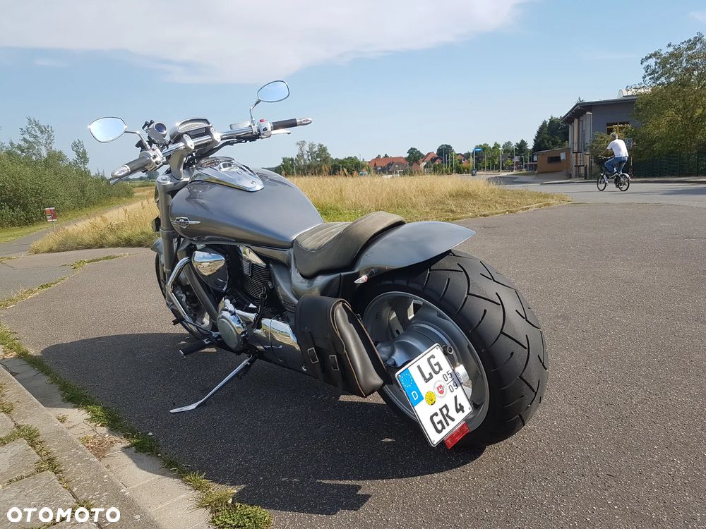 Suzuki Intruder - 2