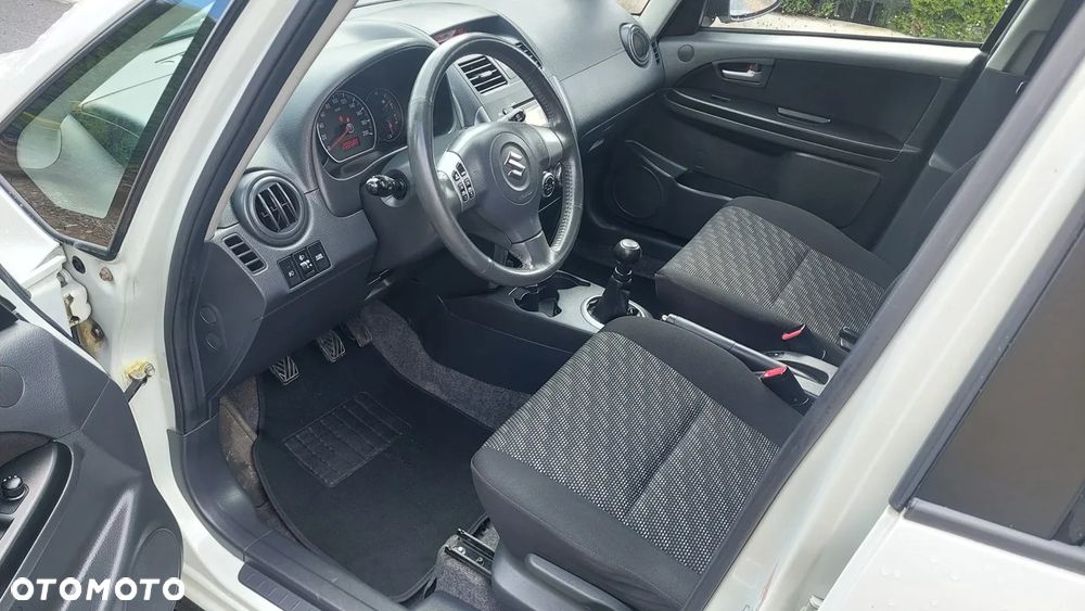 Suzuki SX4 1.6 VVT 4x2 Comfort Dance - 10