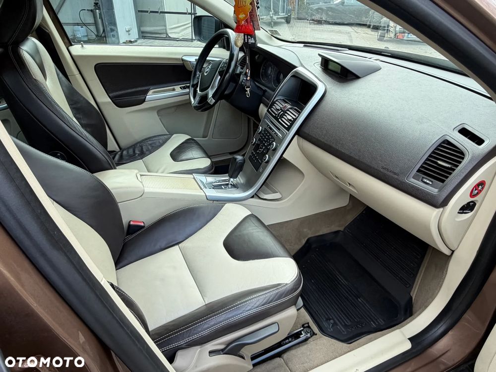 Volvo XC 60 2.4D Summum - 16