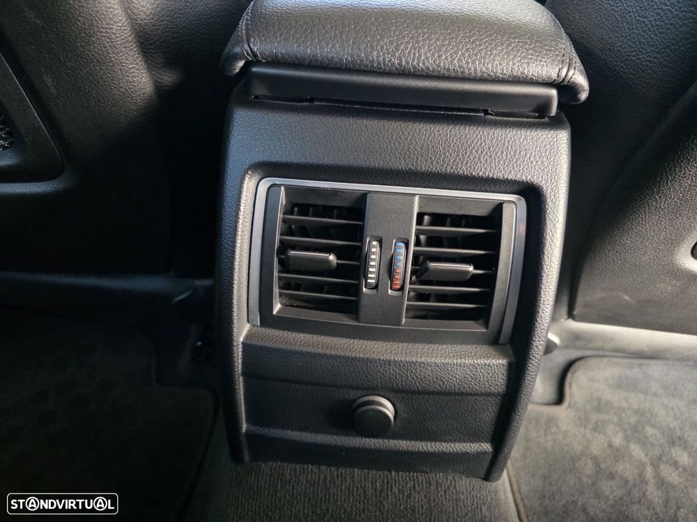 BMW 318 d Touring Line Sport Auto - 23