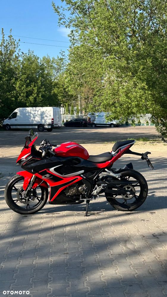 QJMOTOR SRK 125R - 12