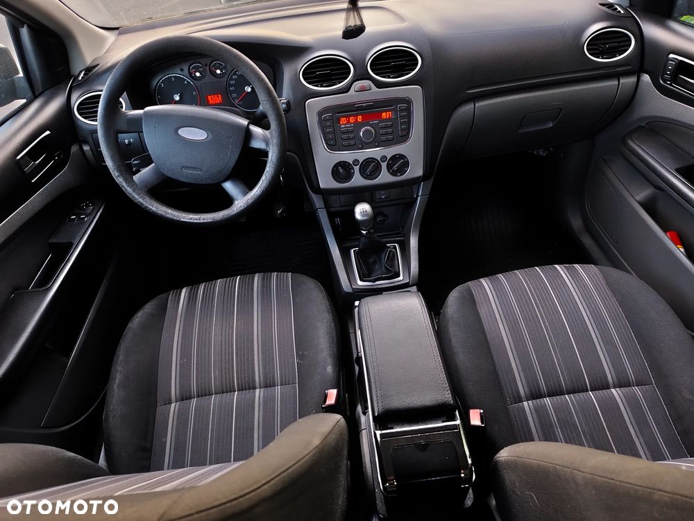 Ford Focus 1.6 TDCi Ambiente - 9