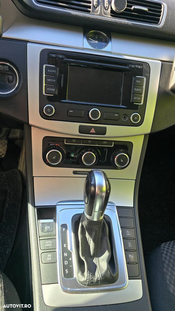 Volkswagen Passat 2.0 TDI BlueMotion Technology DSG Comfortline - 3