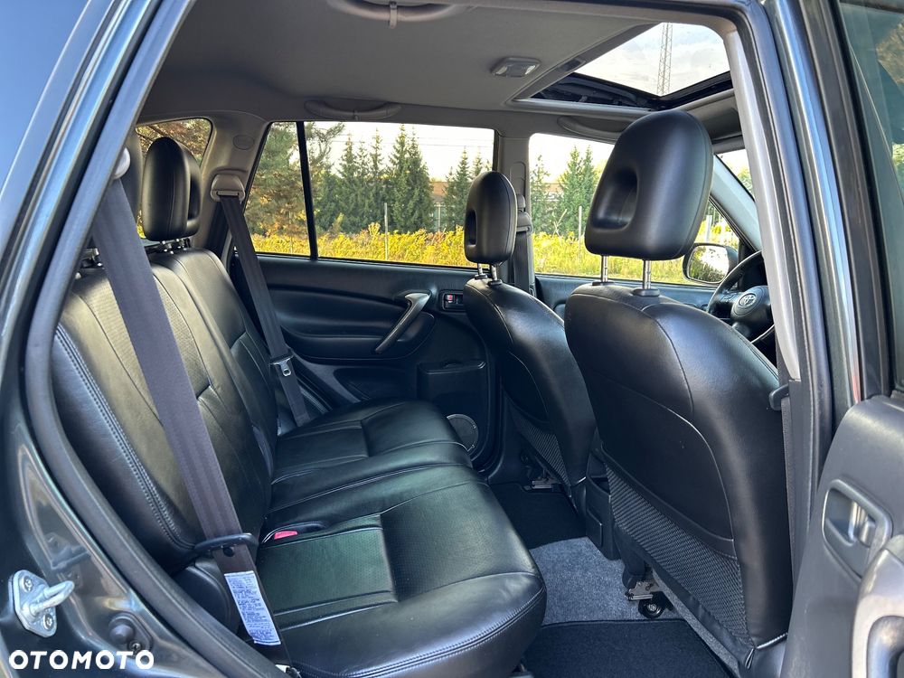 Toyota RAV4 4x4 Executive - 16