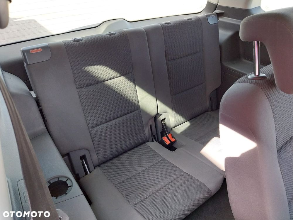 Volkswagen Touran - 14