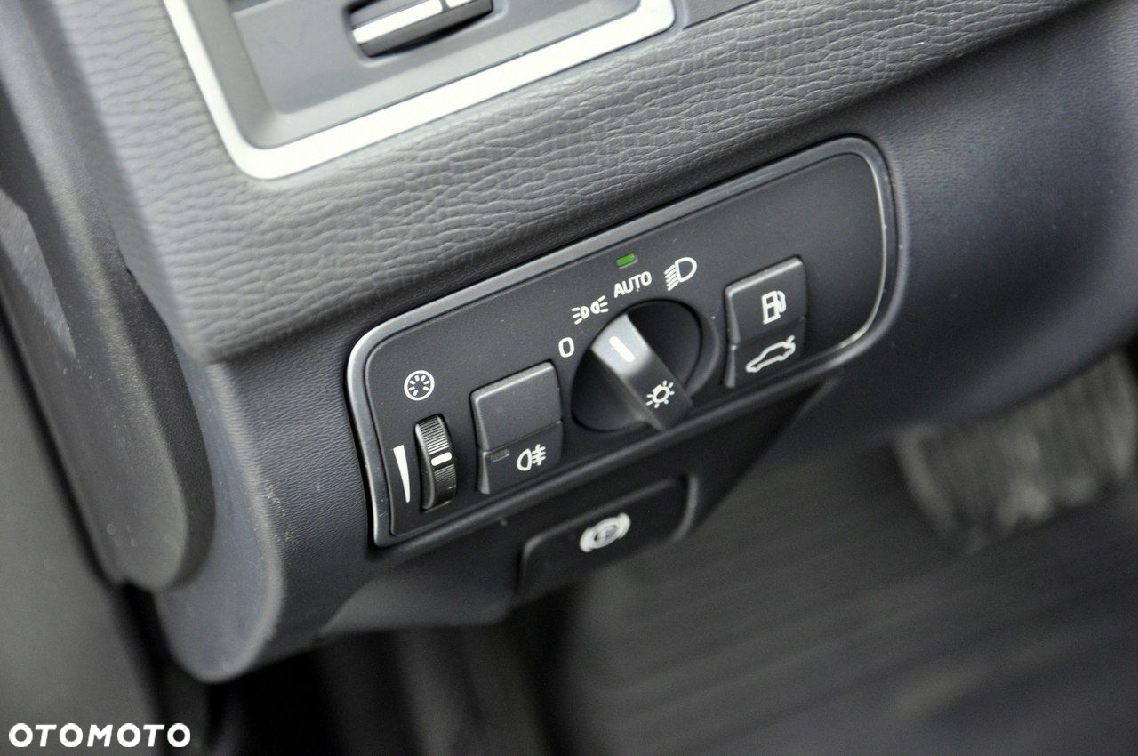 Volvo XC 60 D4 Momentum - 14