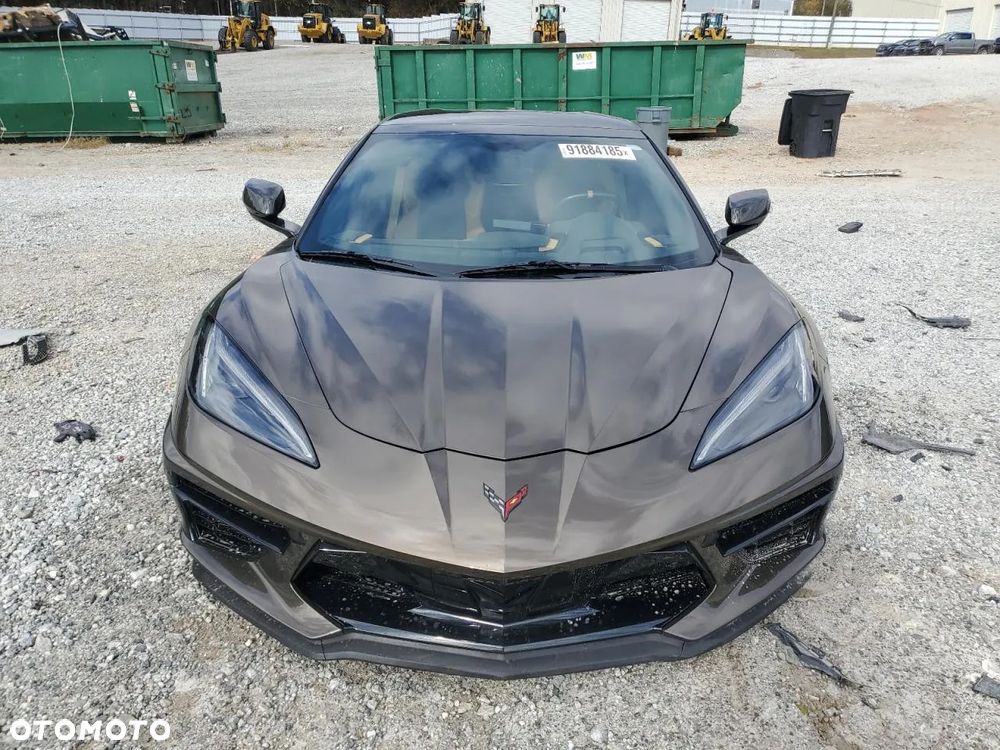 Chevrolet Corvette - 5