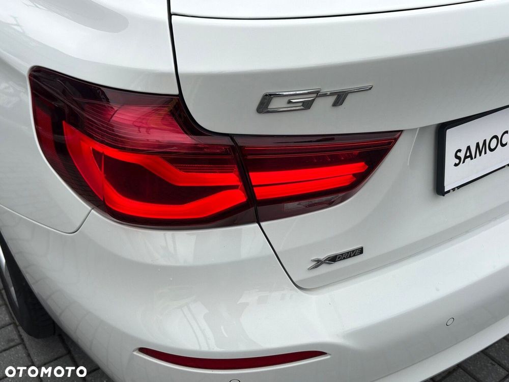 BMW Seria 3 320i GPF xDrive - 35