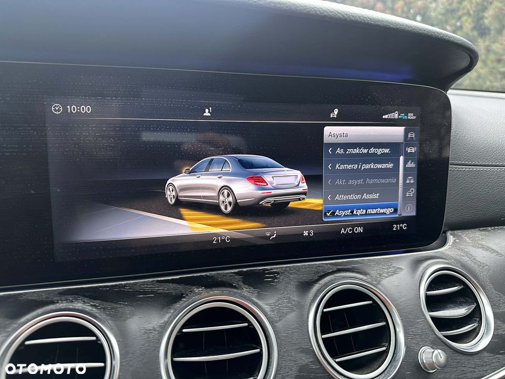 Mercedes-Benz Klasa E 250 9G-TRONIC AMG Line - 17