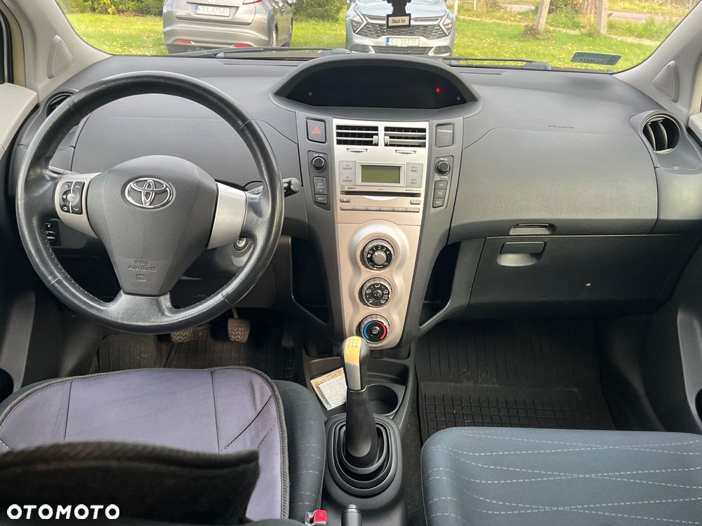 Toyota Yaris - 7