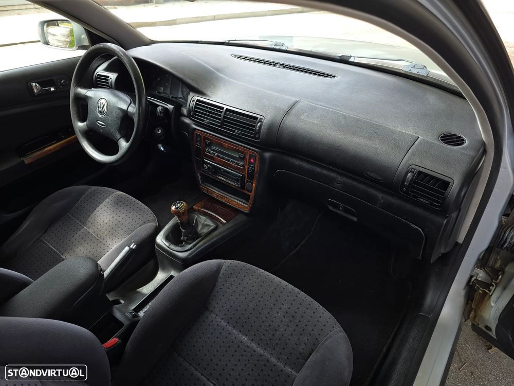 VW Passat Variant 1.9 TDi Confortline - 22
