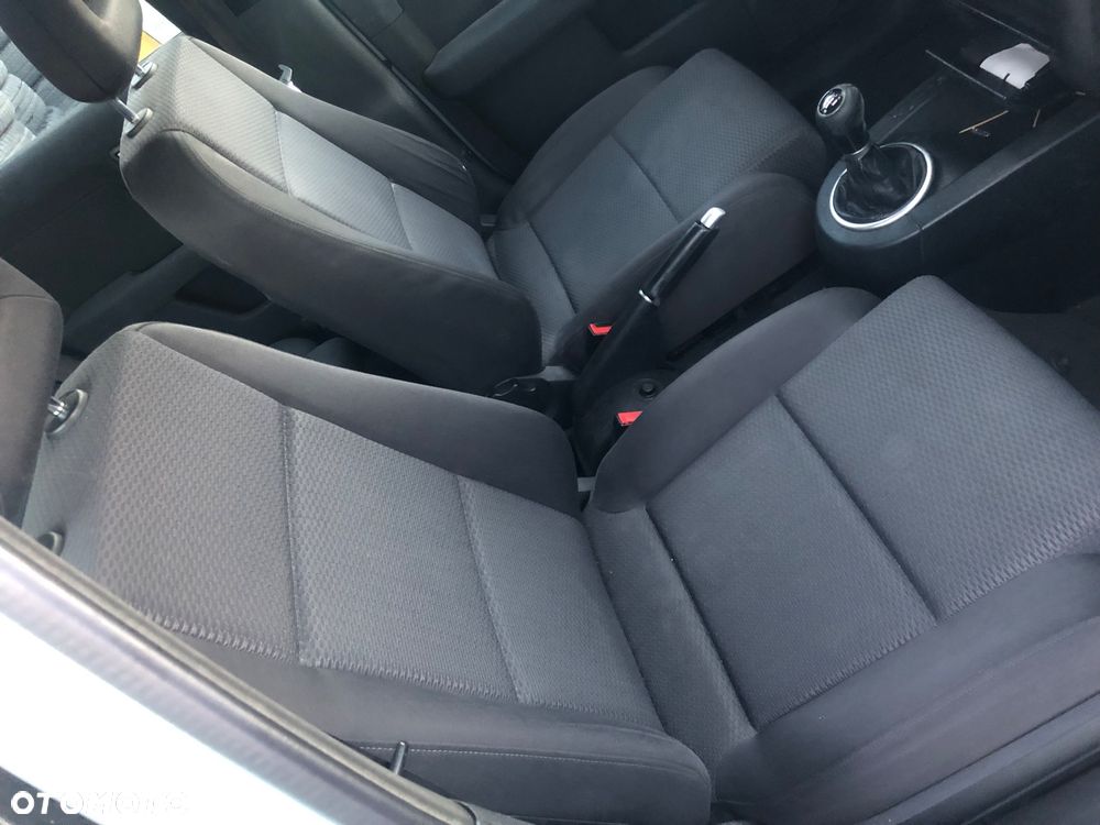 Fotele fotel prawy lewy kanapa Renault CLIO III 5D 2011 r. - 1
