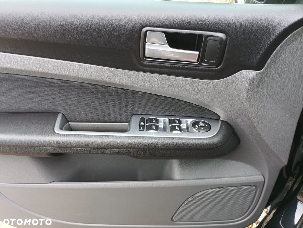 Ford Focus 1.6 TDCi Titanium ECOnetic - 37