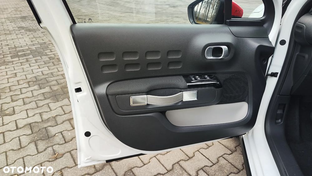 Citroën C3 Pure Tech 110 S&S SHINE - 17