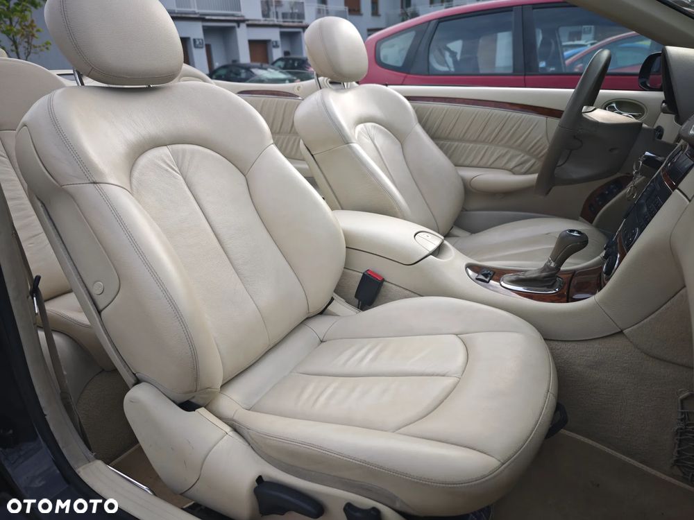 Mercedes-Benz CLK - 25