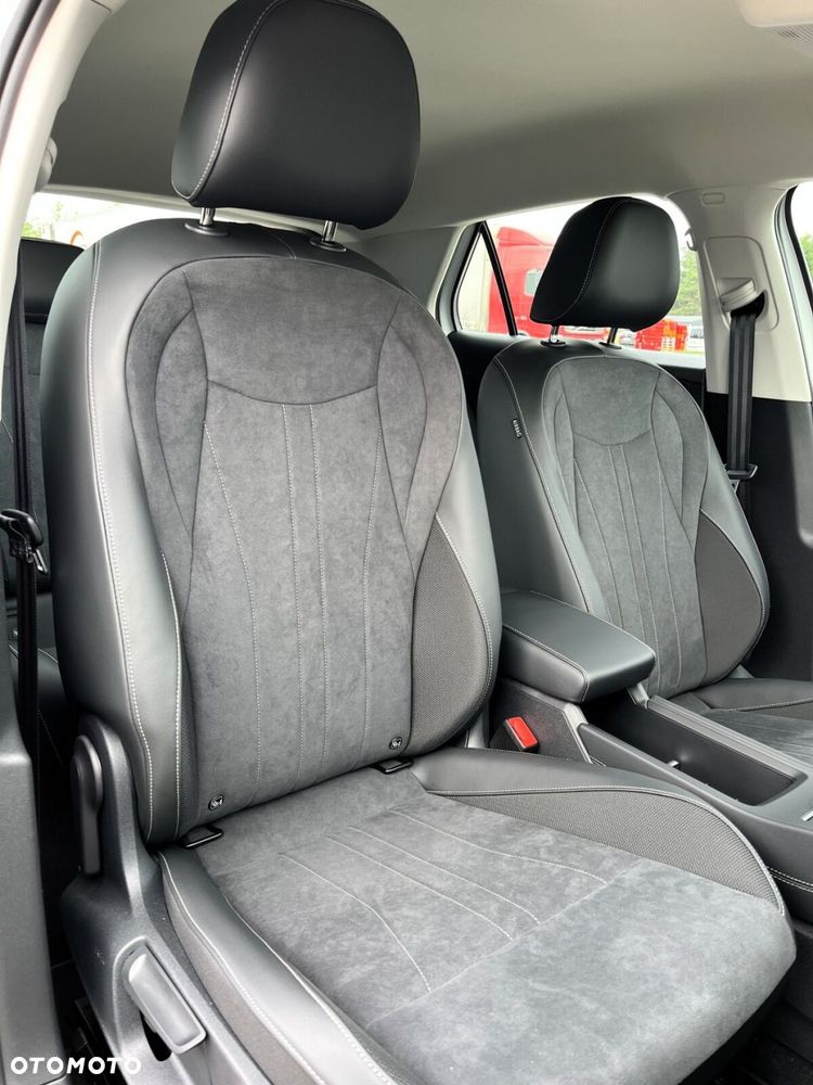 Volkswagen T-Roc 1.5 eTSI Style DSG - 36