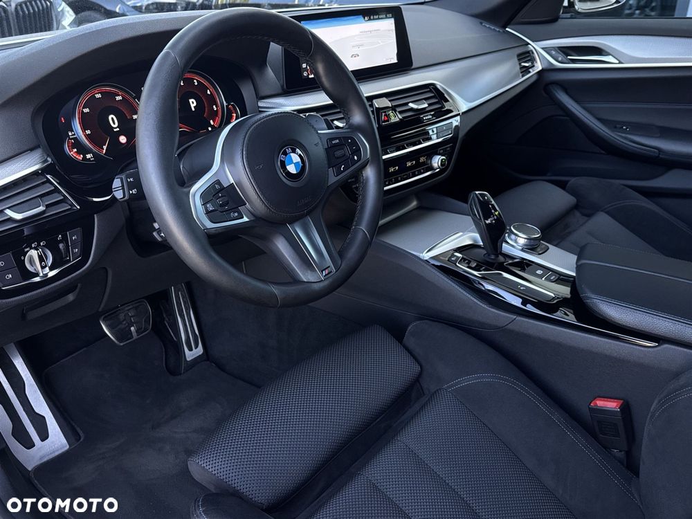 BMW Seria 5 520d xDrive - 7