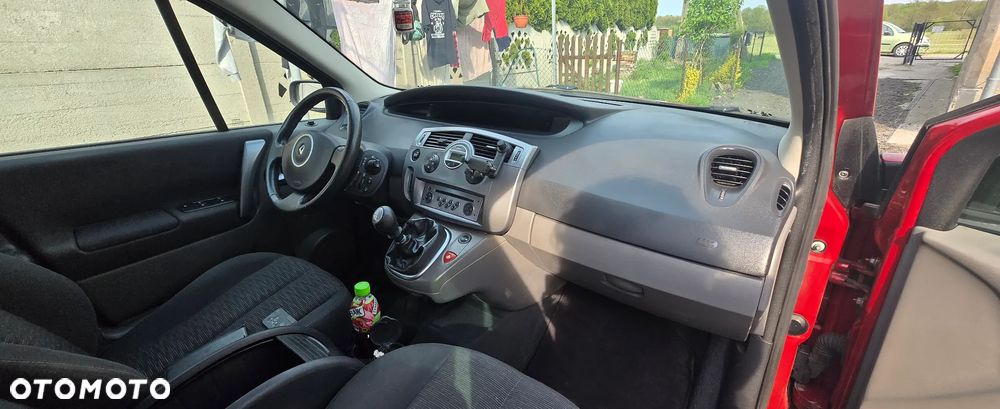 Renault Scenic 2.0 16V Confort Privilege - 13