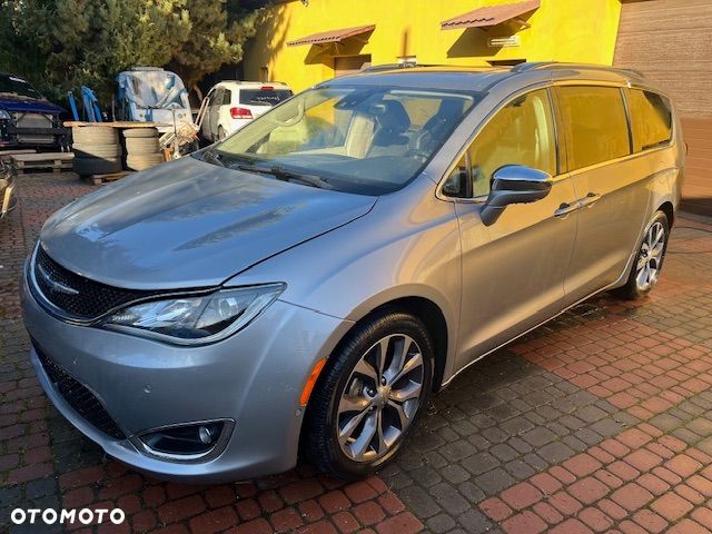 Chrysler Pacifica - 6