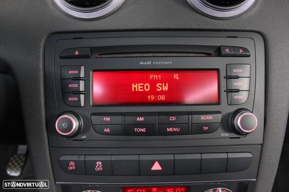 Audi A3 Cabrio 1.6 TDi Attraction - 25
