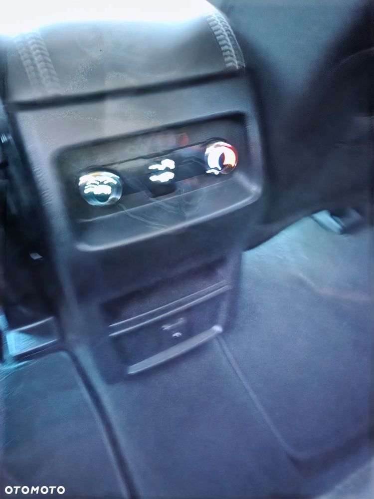 Ford Galaxy 2.0 TDCi Titanium - 11