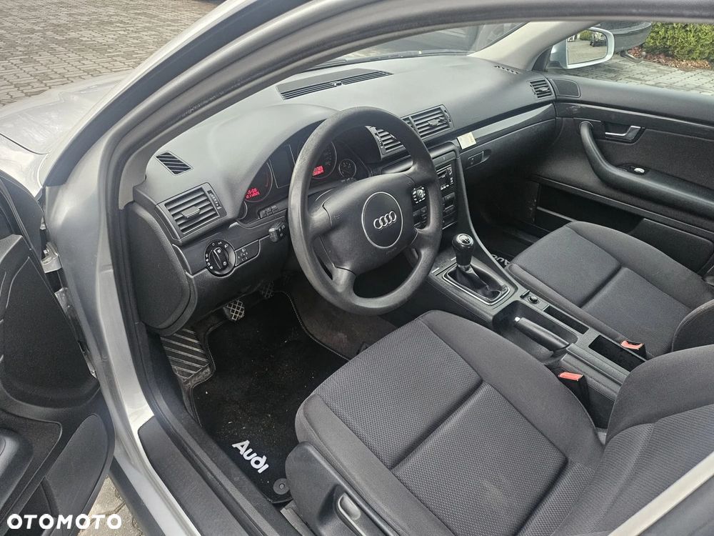 Audi A4 Limousine - 7