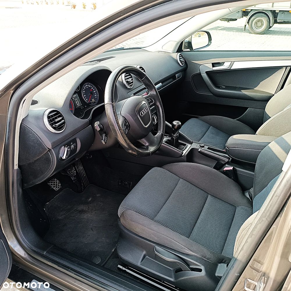 Audi A3 Sportback 2.0 TDI DPF Attraction - 5