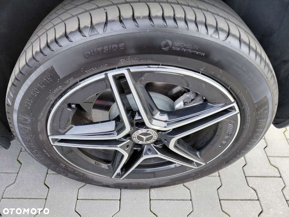 Mercedes-Benz GLA - 11