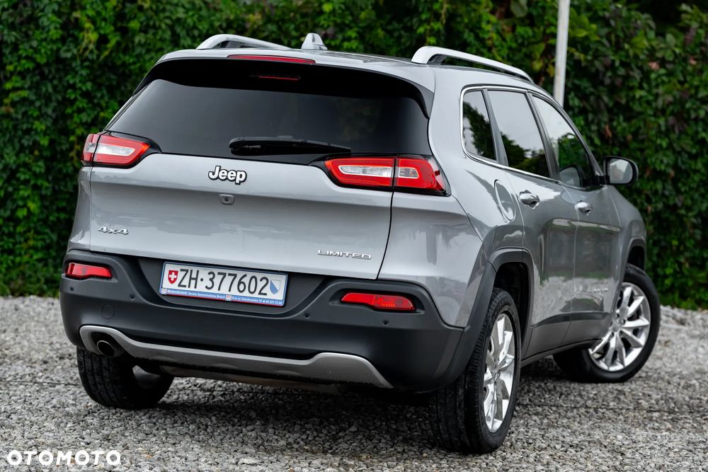 Jeep Cherokee - 13