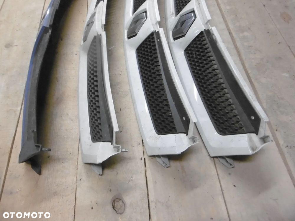 ATRAPA GRILL RENAULT TRAFIC - 3