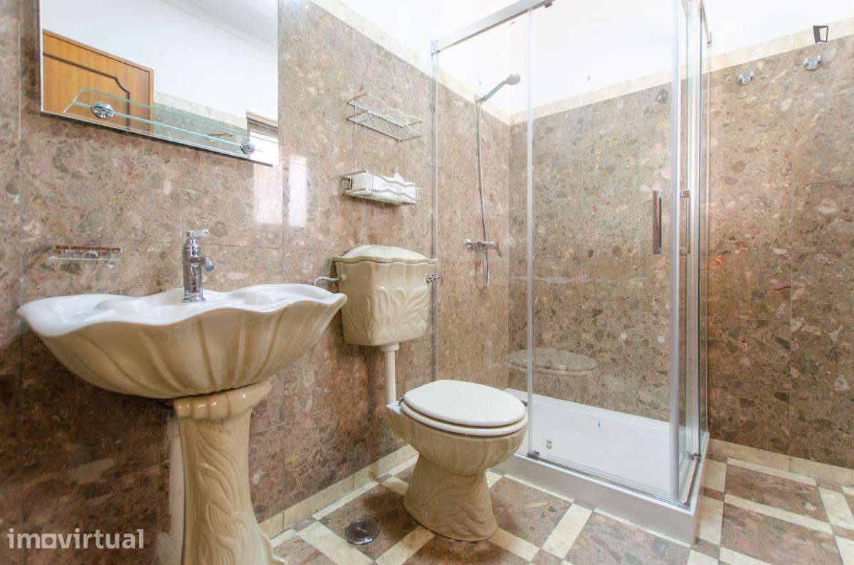 Quarto - localizado em Oeiras Lisbon - Grande imagem: 2/11