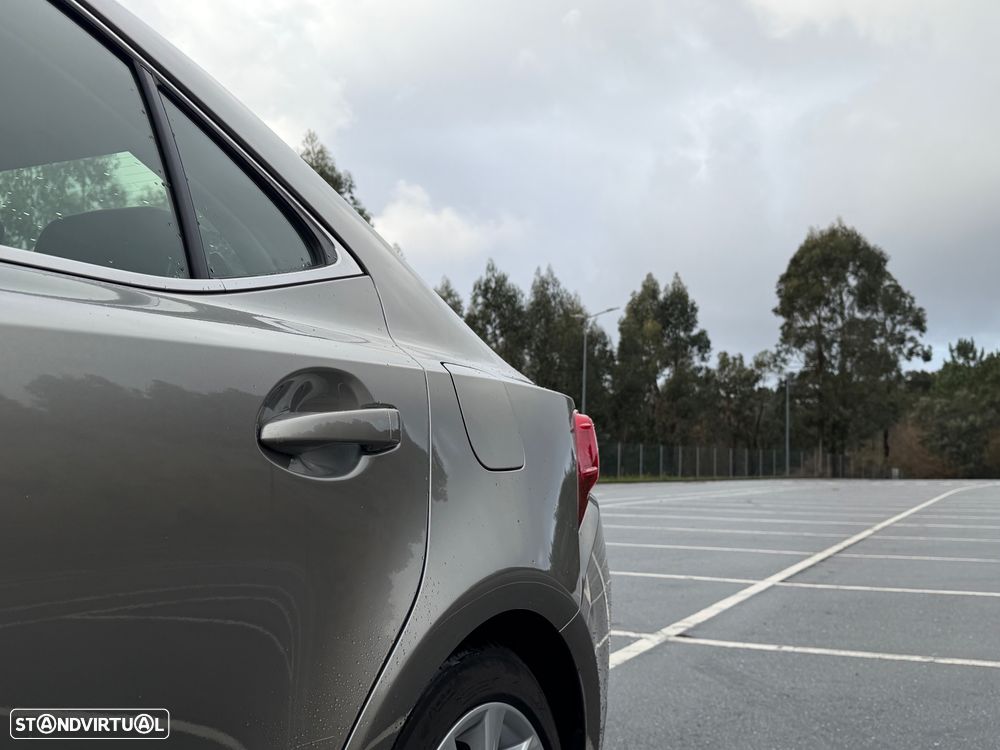 Lexus IS 300H Pack Executive+ - 27