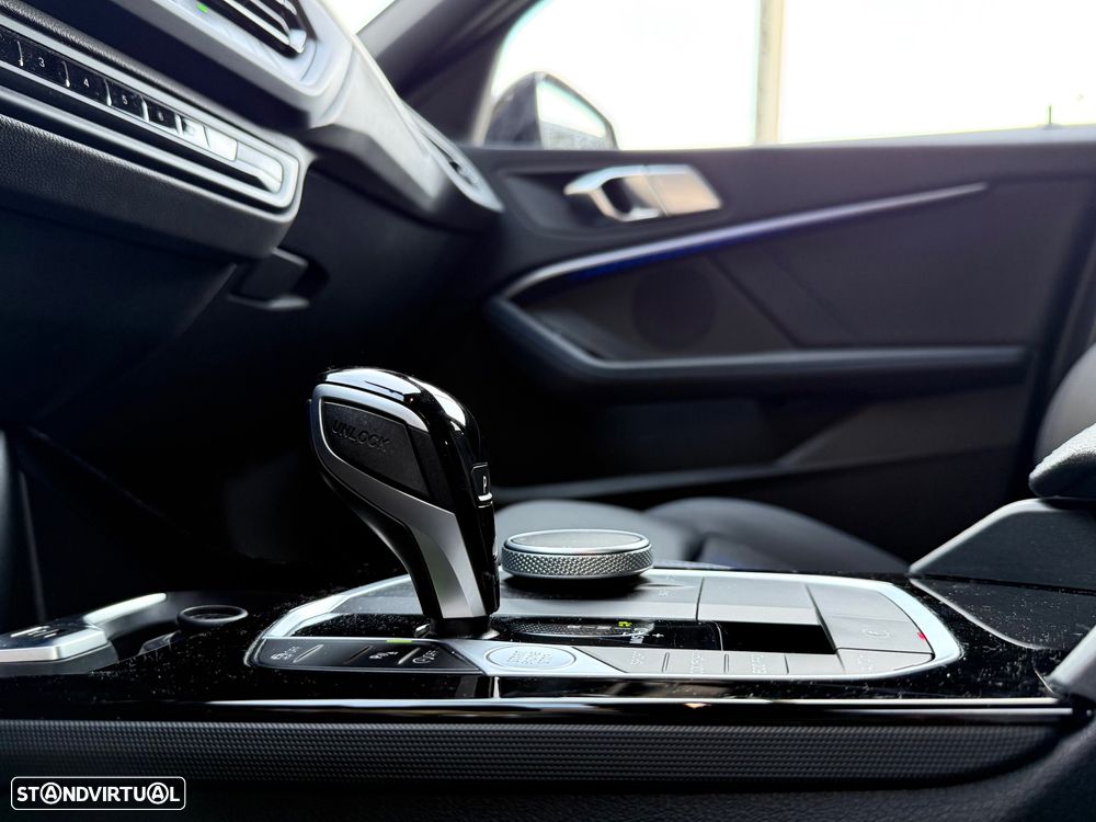 BMW 116 d Pack Desportivo M Auto - 38