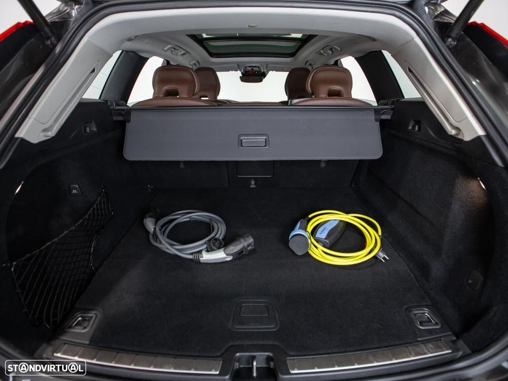 Volvo XC 60 2.0 T8 PHEV Momentum Plus AWD - 14