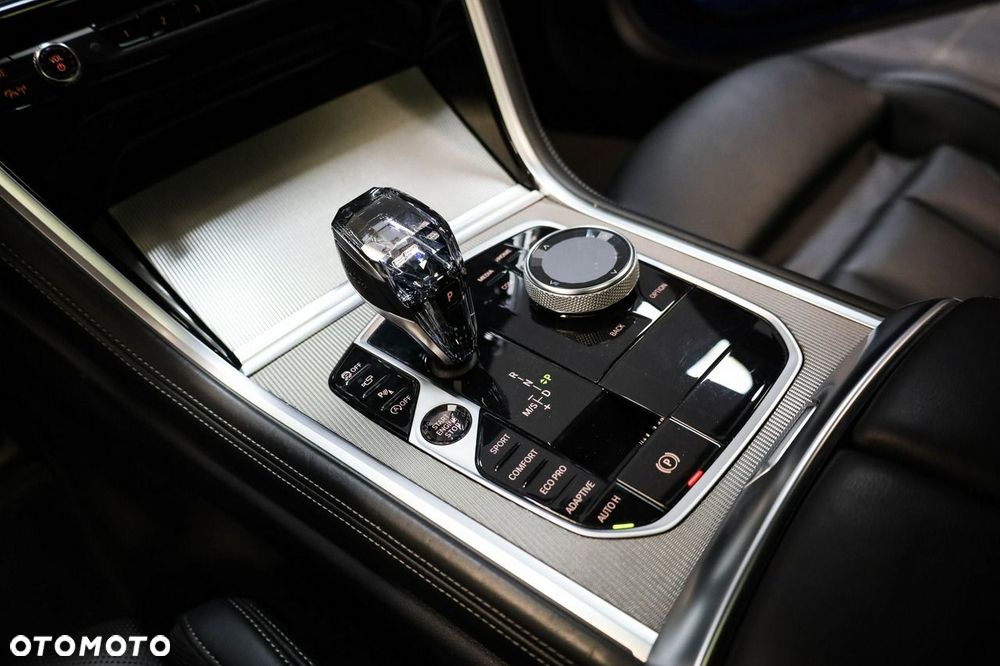 BMW Seria 8 - 31