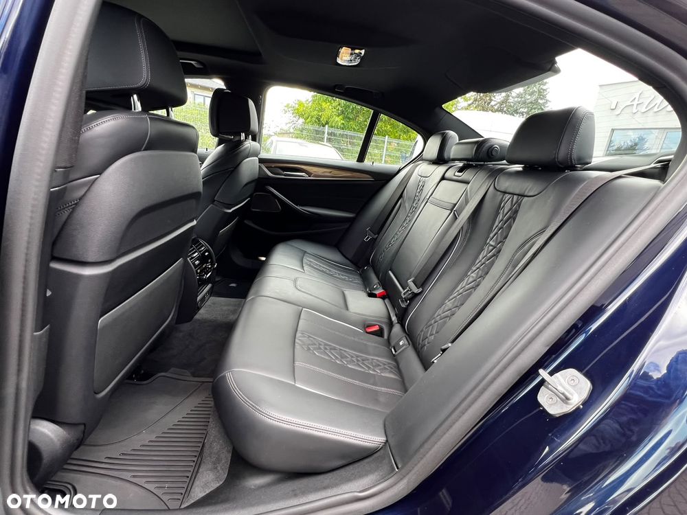 BMW Seria 5 M550i xDrive - 12