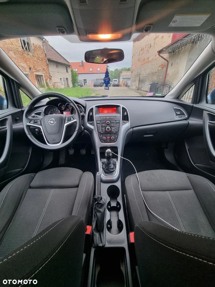 Opel Astra 1.4 Turbo Design Edition - 8