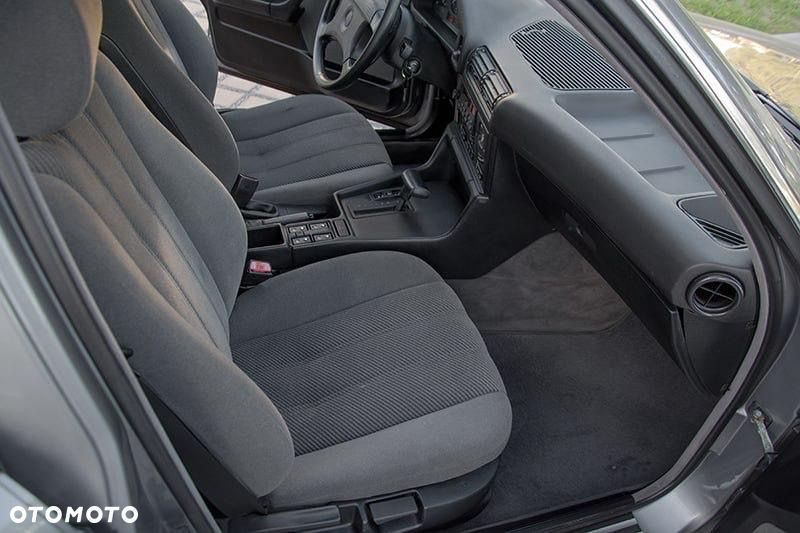BMW Seria 5 525i - 23