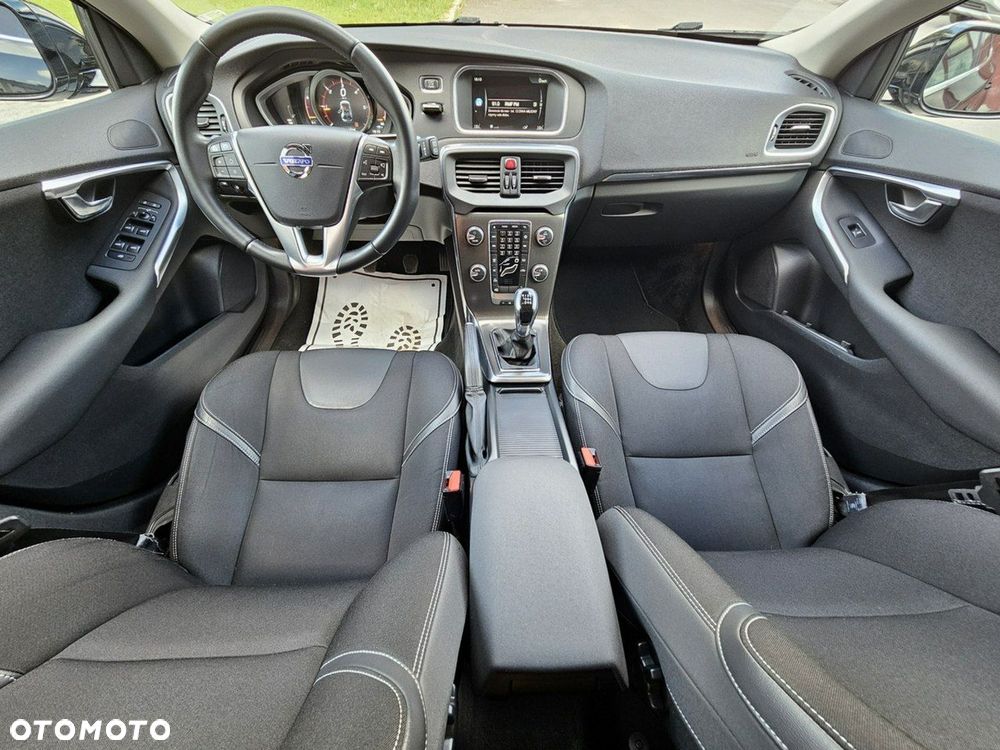 Volvo V40 D2 Momentum - 8